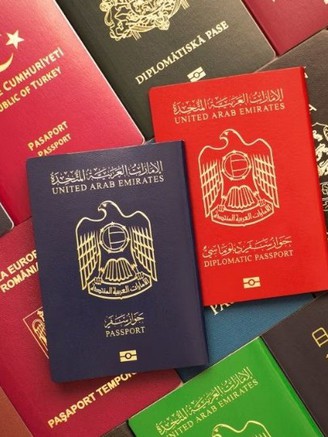 Vì sao bìa hộ chiếu trên thế giới chỉ có 4 màu cơ bản?