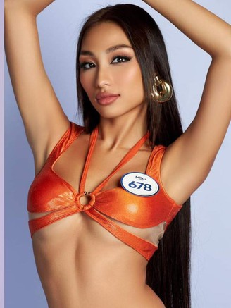 Dàn thí sinh Miss Cosmo Vietnam diện bikini khoe dáng nóng bỏng