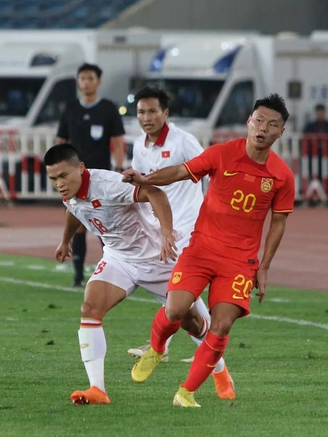 Thất bại nhạt nhòa của đội tuyển Việt Nam trước đội Trung Quốc