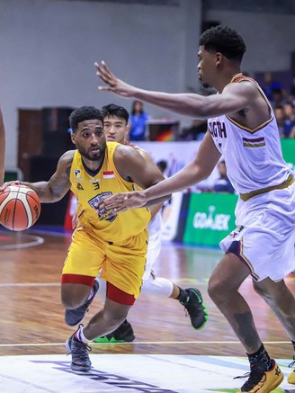 'Vua kiến tạo' VBA gia nhập giải bóng rổ nhà nghề Ai Cập
