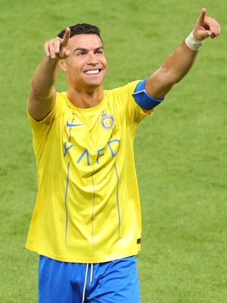 Cristiano Ronaldo nói gì khi lập kỷ lục ngoạn mục tại AFC Champions League?