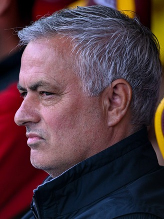 Chế nhạo đối thủ, HLV Mourinho chính thức nhận án phạt từ Liên đoàn Bóng đá Ý