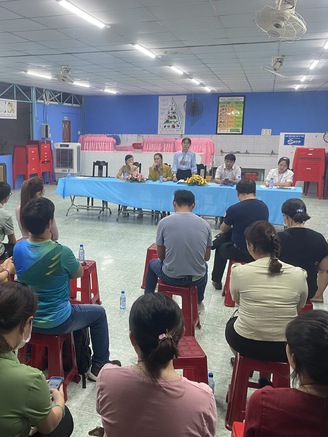 Cơm bán trú nghi 'có con lạ': Dừng ngay công ty cung cấp suất ăn