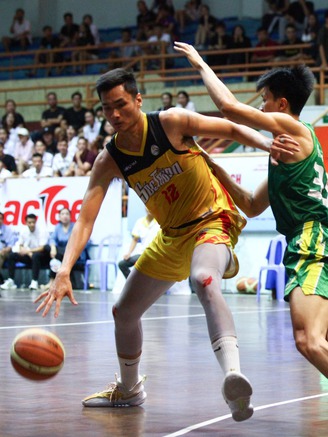 Cầu thủ bóng rổ cao nhất Việt Nam giúp Sóc Trăng lên ngôi vô địch quốc gia
