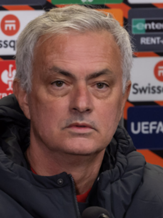 HLV Mourinho nhẹ lời với cầu thủ AS Roma dù thua trận trước Slavia Praha