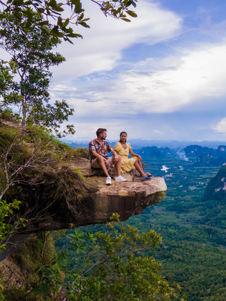 Thử thách leo núi đá vôi Khao Ngon Nak