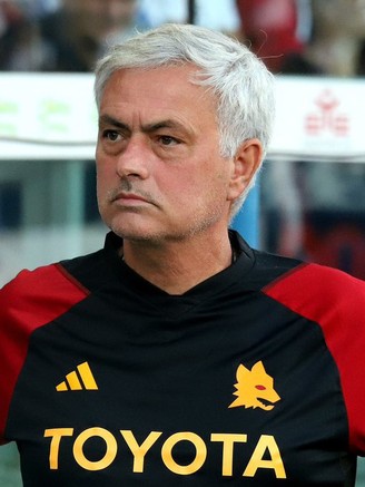 HLV Mourinho lên tiếng về tương lai ở AS Roma