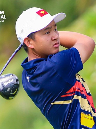 Tài năng trẻ Anh Minh ép cân 14 kg, đọ sức cùng huyền thoại golf thế giới Michael Campbell