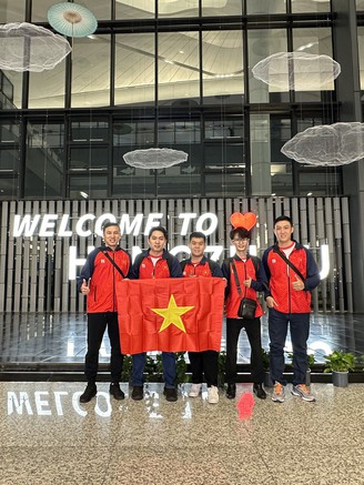 Các đội đại diện Việt Nam lên đường dự giải AIES Robot Sports châu Á