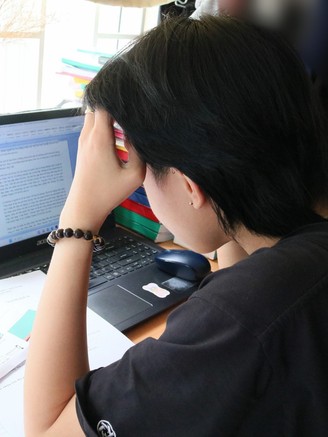 'Ba chân bốn cẳng' chạy deadline cuối năm