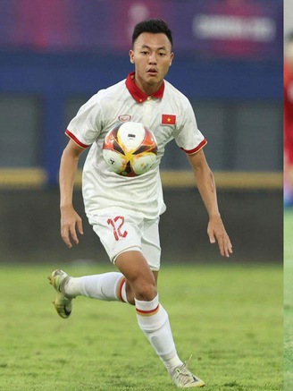 Cuộc cạnh tranh khốc liệt của hai sao trẻ đội tuyển Việt Nam