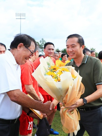 Lời tri ân đặc biệt và nụ cười của các cựu cầu thủ bóng đá Việt Nam