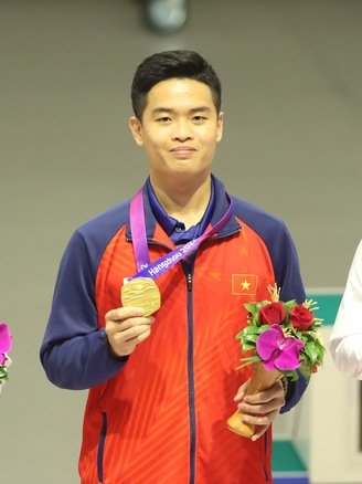 Nhà vô địch ASIAD Phạm Quang Huy tốp 1 VĐV tiêu biểu năm 2023, chuyên gia Park Chung-gun thắng lớn