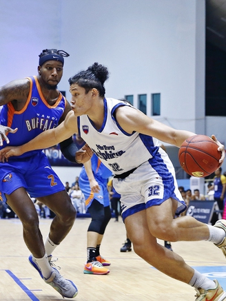 Highlights VBA 2023: Nha Trang Dolphins thắng Hanoi Buffaloes để lần đầu vào chung kết