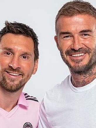 David Beckham và Messi đã sẵn sàng chào đón Suarez