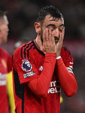 M.U lại gặp ác mộng trên sân nhà, thảm bại trước Bournemouth