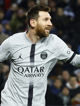 Messi ghi bàn giúp CLB PSG giữ ngôi đầu