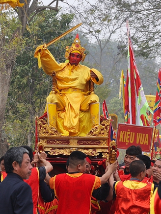 Lễ hội rước 'vua, chúa sống' có một không hai ở ngoại thành Hà Nội