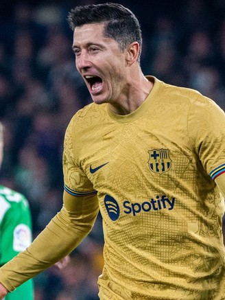 Kết quả La Liga: Lewandowski lập công, Barcelona xây chắc ngôi đầu