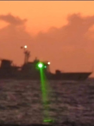 Philippines tố cáo tàu hải cảnh Trung Quốc chiếu laser trên Biển Đông
