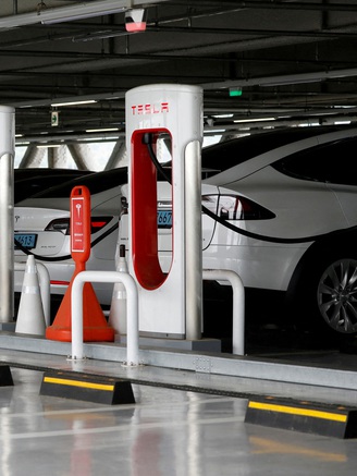 Ô tô điện VinFast có thể sạc điện tại trạm của Tesla