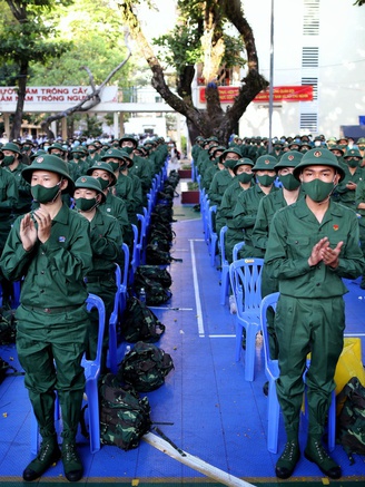 Đi nghĩa vụ quân sự có được xài điện thoại, sử dụng mạng xã hội?