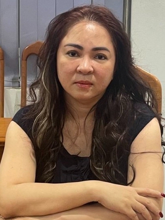 Con trai bà Nguyễn Phương Hằng không đồng ý ông Huỳnh Uy Dũng đòi giám định tâm thần mẹ mình