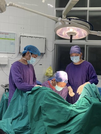 Bệnh viện Hữu nghị Việt Đức hạn chế ca mổ do thiếu vật tư y tế