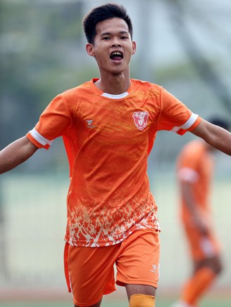 Trần Duy Minh lập kỷ lục tuyệt vời với 5 bàn thắng chỉ trong 1 trận đấu
