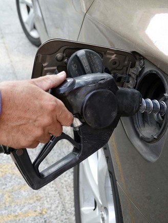 Giá xăng dầu hôm nay 3.2.2023: Chỉ thu hồi giấy phép khi vi phạm lần 3