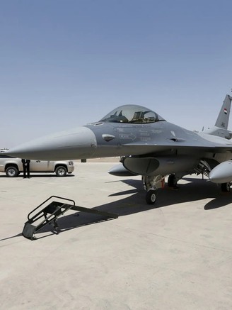 Vì sao Mỹ chưa gửi tiêm kích F-16 cho Ukraine?