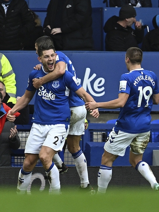 Ngoại hạng Anh: Everton gây sốc khi hạ Arsenal trong trận ra mắt tân HLV