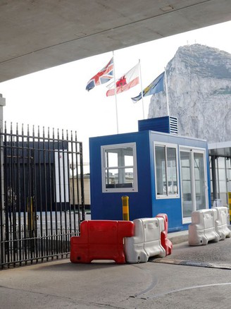 Gibraltar cáo buộc Tây Ban Nha xâm phạm chủ quyền