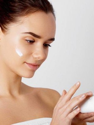Top 10 kem dưỡng ẩm cho da căng mịn, ngăn lão hóa vượt trội