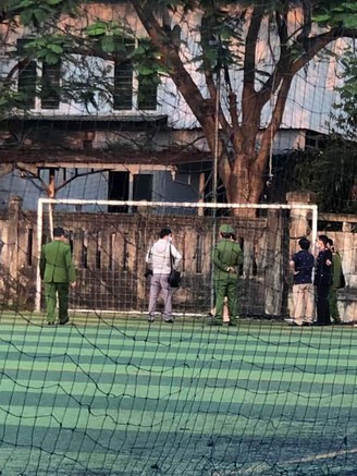 Thừa Thiên – Huế: Một thanh niên tử vong khi chơi bóng tại sân nhân tạo