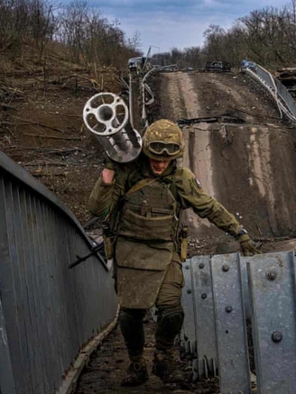Chiến sự tối 11.3: Ukraine và Nga vẫn giằng co ở 'vùng đất chết' Bakhmut