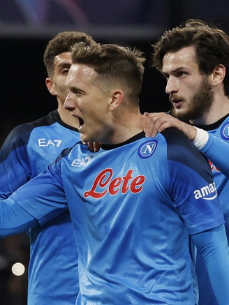 Napoli giúp Serie A tái lập kỷ lục sau 17 năm tại Champions League