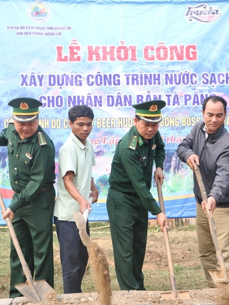 Nhiều công trình mái ấm, nước sạch tặng đồng bào vùng biên giới