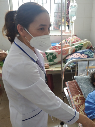 Quảng Ngãi: 5 năm, có 130 nhân viên y tế thôi việc, bỏ việc
