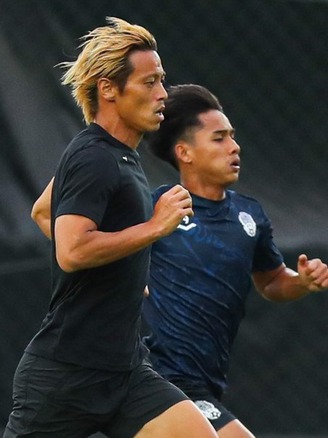 HLV Keisuke Honda nói gì trước ngày môn bóng đá nam SEA Games 32 khởi tranh?