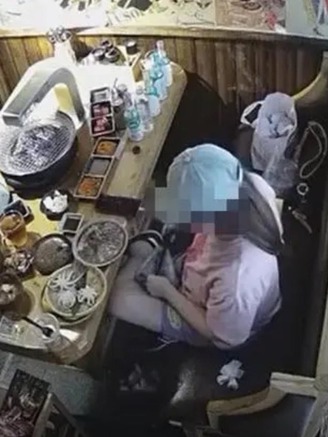 Đi ăn buffet còn gói mang về, người phụ nữ bị phạt nặng