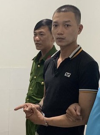 Khánh Hòa: Khởi tố bị can dùng dao cướp tài sản chủ cửa hàng quần áo