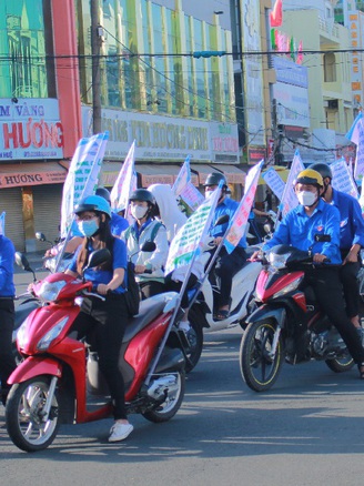 Chiến dịch Thanh niên tình nguyện hè giúp đoàn viên  trưởng thành