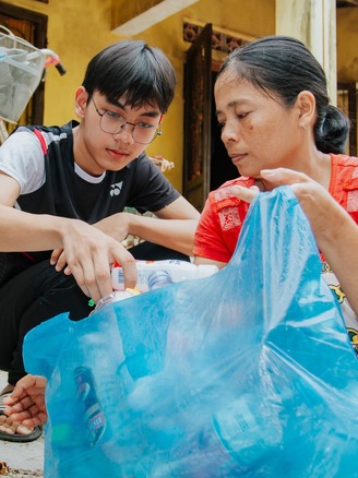 Ước mơ trở thành chiến sĩ công an của cậu bé mồ côi cha