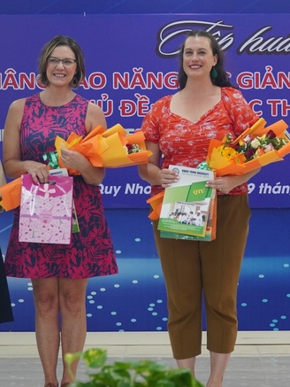 Nâng cao năng lực dạy tiếng Anh cho giảng viên và giáo viên ở Bình Định