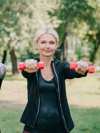 Phát hiện mới về lợi ích tập thể dục ở người cao tuổi
