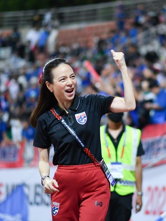 Tỉ phú Madam Pang khen ngợi đội tuyển nữ Việt Nam đã chơi tuyệt vời khi gặp Mỹ