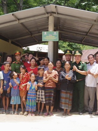 Nhóm thiện nguyện Trường Sa chăm lo cho đồng bào biên giới Quảng Trị