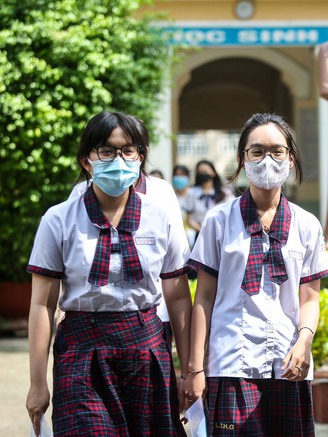 Câu tiếng Anh gây tranh cãi: Bộ công bố đáp án, nhiều ý kiến vẫn băn khoăn!