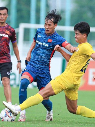U.23 Việt Nam bị U.21 Hà Nội cầm hòa, những gương mặt mới lạ ghi bàn